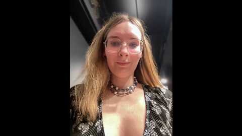 Media: the_snowwhitee Stripchat 2024-11-20 09:36:00