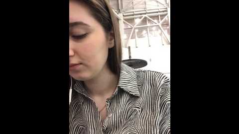 Media: unamiumiu Stripchat 2024-11-20 10:37:00