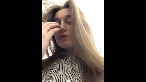 Media: unamiumiu Stripchat 2024-11-20 11:16:00