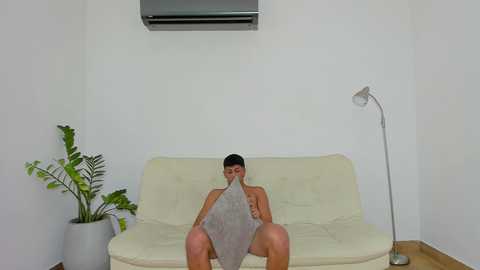 Media: wet_dreammm22 Stripchat 2024-11-20 00:37:00