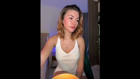 Media: your_honeey Stripchat 2024-11-20 03:16:00