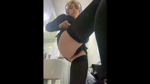 Media: baby__naughty Stripchat 2024-11-21 15:52:00