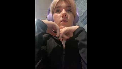 Media: baby__naughty Stripchat 2024-11-21 16:28:00
