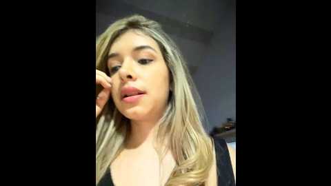 Media: carolina__star Stripchat 2024-11-21 02:26:00