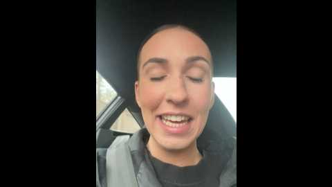 Media: lola_tentatiion Stripchat 2024-11-21 08:24:00