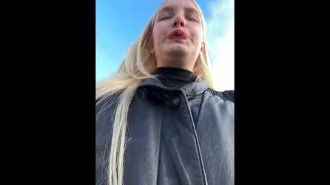 Media: milkyy_wway Stripchat 2024-11-21 08:31:00