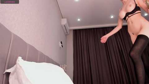 Media: sharlin_13 Stripchat 2024-11-21 11:18:00