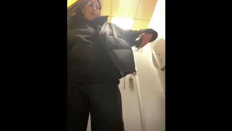 Media: tisha_busty Stripchat 2024-11-21 17:31:00