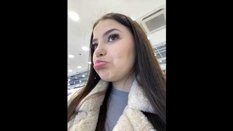 Media: chloe__moon Stripchat 2024-11-22 17:01:00