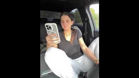 Media: dorideluxe66 Stripchat 2024-11-22 10:03:00