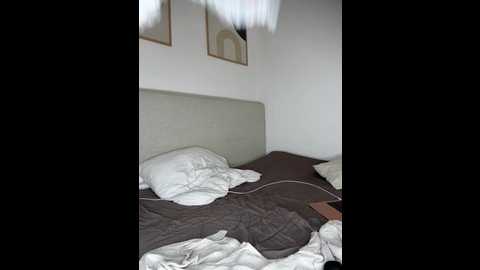 Media: emma05 Stripchat 2024-11-22 11:10:00