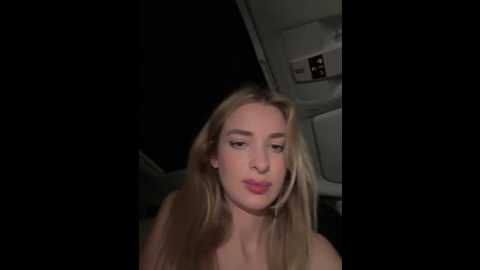 Media: evieevans Stripchat 2024-11-22 00:11:00