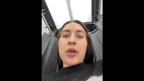 Media: holly_play Stripchat 2024-11-22 12:00:00
