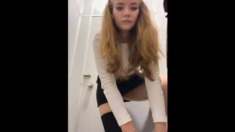 Media: holy_tereza Stripchat 2024-11-22 17:31:00