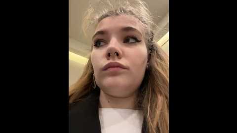 Media: holy_tereza Stripchat 2024-11-22 17:36:00