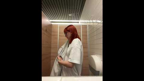 Media: lexy__foxy Stripchat 2024-11-22 15:34:00