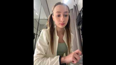 Media: lia__love Stripchat 2024-11-22 13:33:00