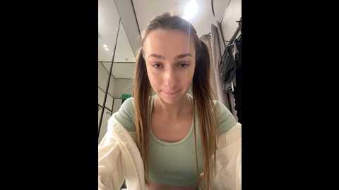 Media: lia__love Stripchat 2024-11-22 13:36:00