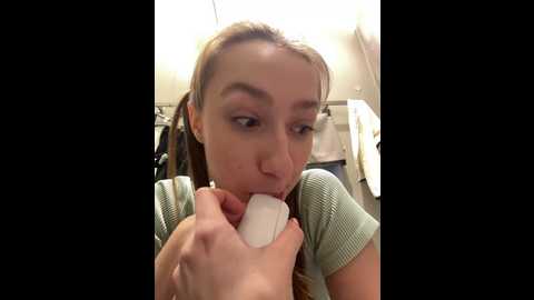 Media: lia__love Stripchat 2024-11-22 16:19:00