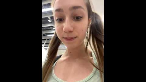 Media: lia__love Stripchat 2024-11-22 16:43:00
