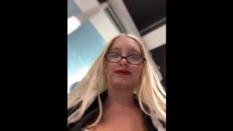 Media: milkyy_wway Stripchat 2024-11-22 08:59:00