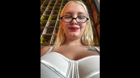 Media: milkyy_wway Stripchat 2024-11-22 10:17:00
