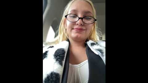 Media: milkyy_wway Stripchat 2024-11-22 11:28:00