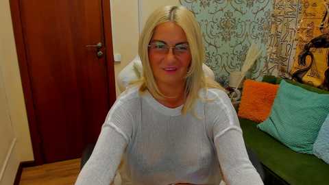 Media: scarlett_mai Stripchat 2024-11-22 12:38:00