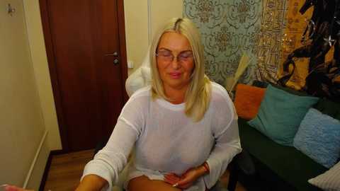 Media: scarlett_mai Stripchat 2024-11-22 17:46:00