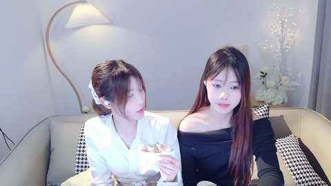 Media: sweety_by2 Stripchat 2024-11-22 12:45:00