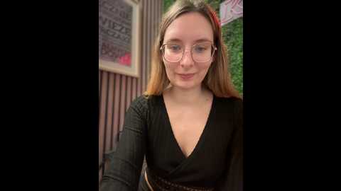 Media: the_snowwhitee Stripchat 2024-11-22 10:36:00