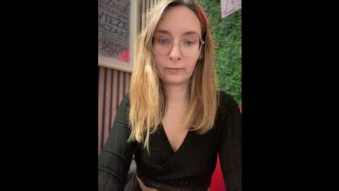 Media: the_snowwhitee Stripchat 2024-11-22 11:56:00