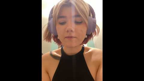 Media: baby__naughty Stripchat 2024-11-23 20:40:00