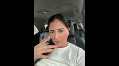 Media: carolina_novoa Stripchat 2024-11-23 19:19:00