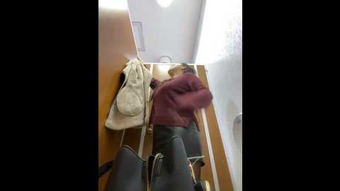 Media: chloe__moon Stripchat 2024-11-23 16:29:00