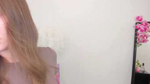 Media: lilly_colins Stripchat 2024-11-23 15:41:00
