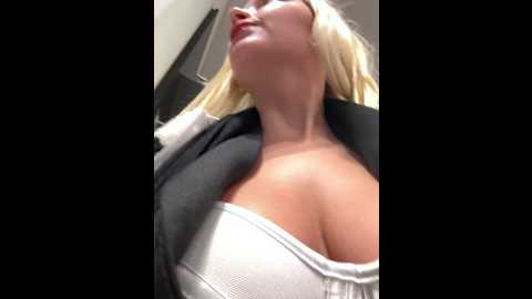 Media: milkyy_wway Stripchat 2024-11-23 08:42:00