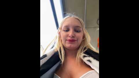 Media: milkyy_wway Stripchat 2024-11-23 10:17:00
