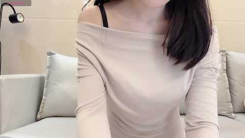 Media: ruoling_19 Stripchat 2024-11-23 12:36:00
