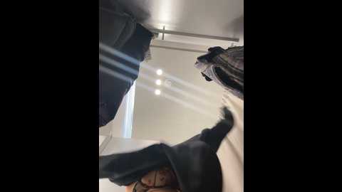 Media: tisha_busty Stripchat 2024-11-23 18:51:00