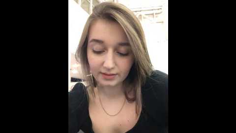 Media: unamiumiu Stripchat 2024-11-23 12:44:00