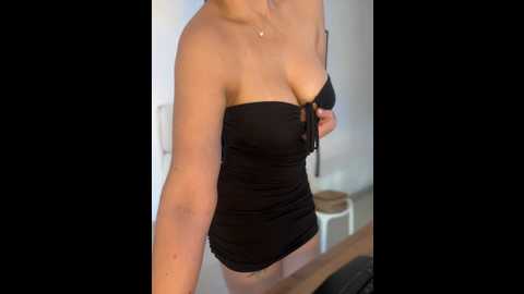 Media: carolina_novoa Stripchat 2024-11-24 14:53:00