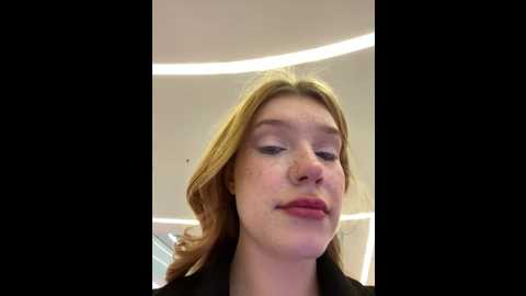 Media: honey___hot Stripchat 2024-11-24 16:01:00