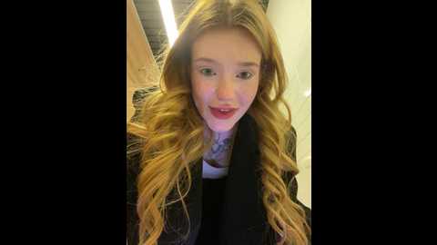 Media: honey___hot Stripchat 2024-11-24 18:33:00