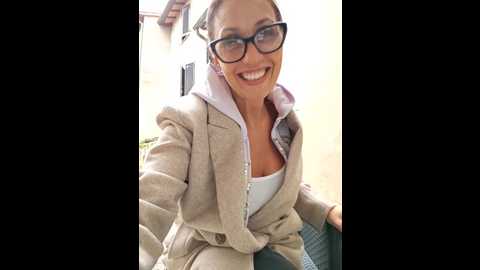 Media: jasminenoir2 Stripchat 2024-11-24 14:34:00