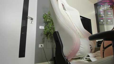 Media: lissababe1 Stripchat 2024-11-24 18:27:00