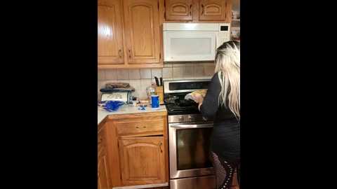 Media: littlemisseeve Stripchat 2024-11-24 05:02:00