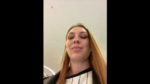 Media: sweet___emily Stripchat 2024-11-24 17:26:00