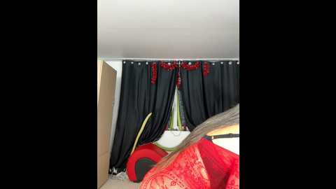 Media: alimela Stripchat 2024-11-25 18:06:00