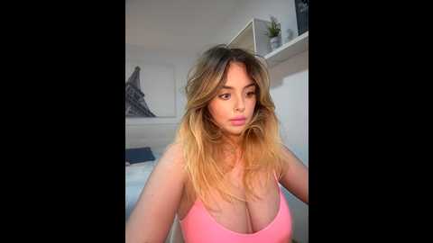 Media: alirawrz Stripchat 2024-11-25 20:00:00